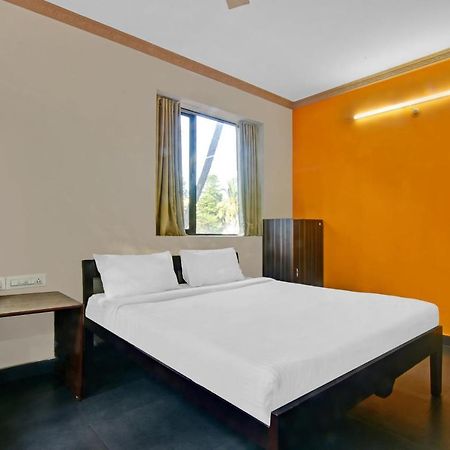 Capital O 85357 Hotel Sai Datta Calangute Exteriör bild