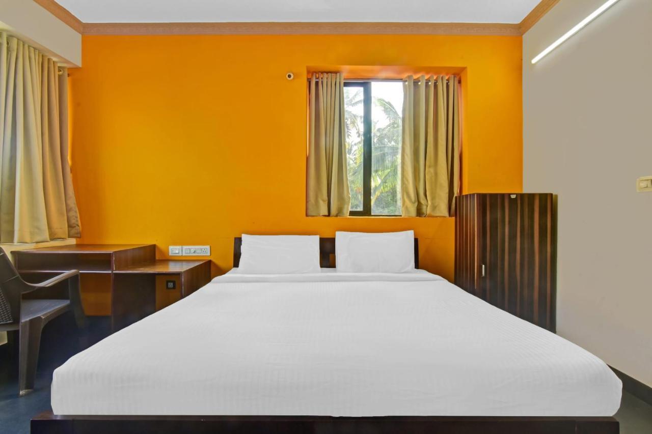 Capital O 85357 Hotel Sai Datta Calangute Exteriör bild